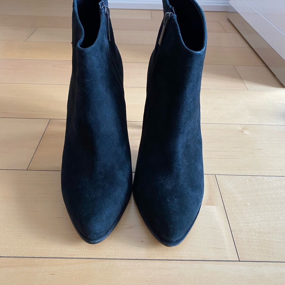 Sexy Vince Camuto booties